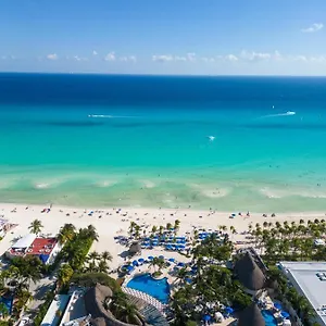 Курортный комплекс The Reef Playacar &